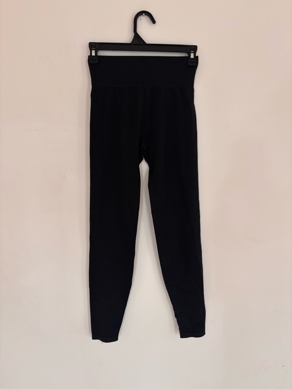 PINK Victoria’s Secret Black Seamless Leggings Size Small